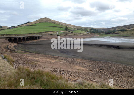 Serbatoio Woodhead in siccità vicino a Glossop, Regno Unito Foto Stock