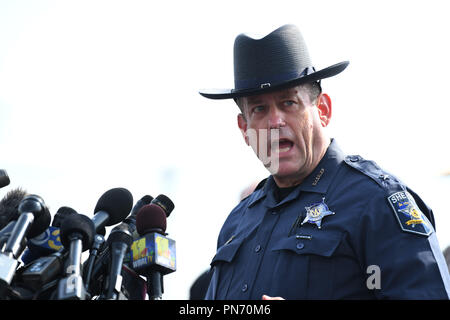 Maryland, Stati Uniti d'America. Xx Settembre, 2018. Harford County Sheriff Jeffrey Gahler parla durante una conferenza stampa presso la ripresa di scene in Harford County, Maryland, Stati Uniti, sul Sett. 20, 2018. Una donna con una pistola hanno aperto il fuoco giovedì mattina in U.S. Maryland distribution center, uccidendo tre persone e il ferimento di altri tre prima di prendere la propria vita, la polizia locale ha detto. Credito: Liu Jie/Xinhua/Alamy Live News Foto Stock