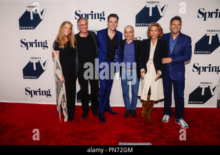 New York, NY, STATI UNITI D'AMERICA. Xx Settembre, 2018. Il cast, (L-R) Produttore Esecutivo Lori McCreary, Keith Carradine, Erich Bergen, Zeljko Ivanek, Téa Leoni e Tim Daly assiste il Tribeca Festival TV premiere della Signora Segretario (CBS) il 20 settembre 2018 a New York City. Credito: Raymond Hagans/media/punzone Alamy Live News Foto Stock