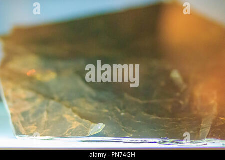 Biotite campione di roccia da attività estrattive Industrie. Biotite è un comune minerale fillosilicato entro il gruppo di mica, con approssimativamente che Foto Stock