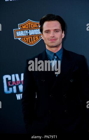 Sebastian Stan 04/12/2016 Premiere Mondiale della meraviglia 'Captain America: guerra civile" tenutasi presso il Teatro Dolby in Hollywood, CA Foto di Albert L. Ortega / HNW / PictureLux Foto Stock