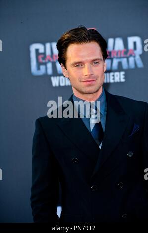 Sebastian Stan 04/12/2016 Premiere Mondiale della meraviglia 'Captain America: guerra civile" tenutasi presso il Teatro Dolby in Hollywood, CA Foto di Albert L. Ortega / HNW / PictureLux Foto Stock