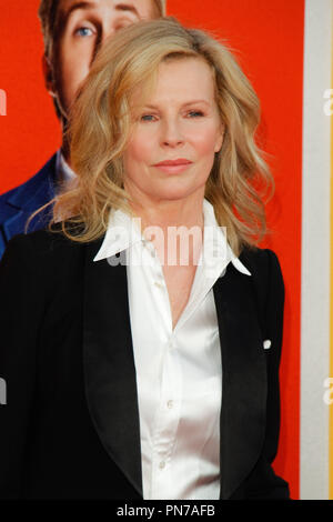 Kim Basinger alla premiere di Warner Bros Foto " Nice Guys" tenutasi presso la TCL Teatro Cinese a Hollywood, CA, 10 maggio 2016. Foto di Joe Martinez / PictureLux Foto Stock