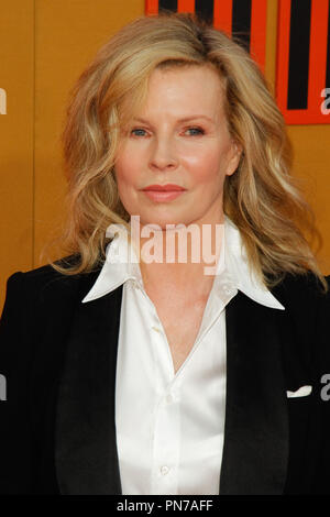 Kim Basinger alla premiere di Warner Bros Foto " Nice Guys" tenutasi presso la TCL Teatro Cinese a Hollywood, CA, 10 maggio 2016. Foto di Joe Martinez / PictureLux Foto Stock