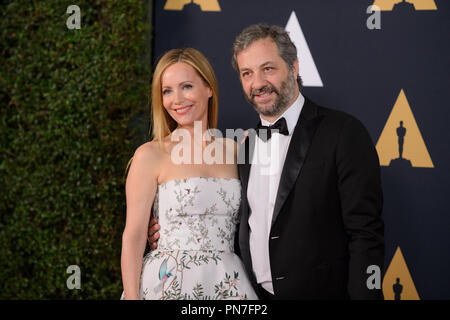 Leslie Mann (sinistra) e Judd Apatow frequentare l Accademia di 8 governatori annuale Premi di Ray Dolby sala da ballo a Hollywood & Highland Center® in Hollywood, CA, Sabato 12 Novembre, 2016. Riferimento al file # 33153 055THA per solo uso editoriale - Tutti i diritti riservati Foto Stock