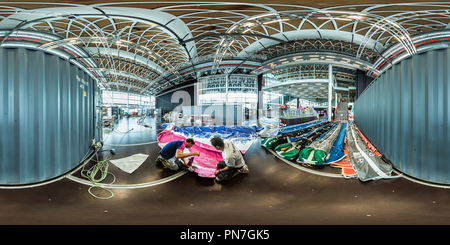 Visualizzazione panoramica a 360 gradi di Vela Team di riparazione SCA - Il Cantiere - Volvo Ocean Race 2015 scalo di Auckland - Nuova Zelanda