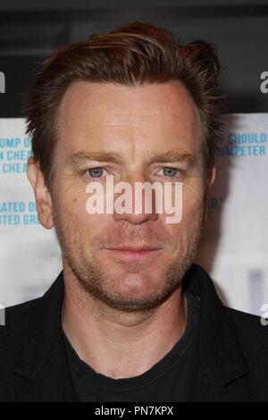 Ewan McGregor 29/03/2016 Los Angeles Premiere "Miglia" tenutosi presso il Writer's Guild Theatre di Beverly Hills, CA Foto di Izumi Hasegawa / HNW / PictureLux Foto Stock