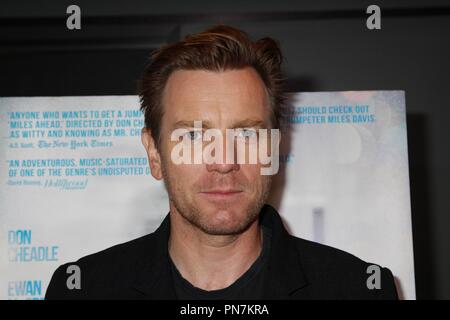 Ewan McGregor 29/03/2016 Los Angeles Premiere "Miglia" tenutosi presso il Writer's Guild Theatre di Beverly Hills, CA Foto di Izumi Hasegawa / HNW / PictureLux Foto Stock