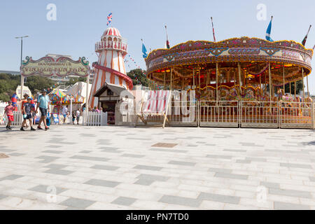 Vintage tradizionale giostre, Pier approccio, Bournemouth Dorset, England, Regno Unito Foto Stock