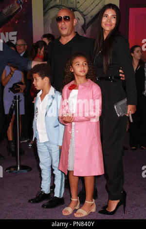 Vincent Sinclair, Vin Diesel, Paloma Jimenez, Hania Riley Sinclair 19/04/2017 La prima mondiale di "guardiani della galassia Vol.2" tenutasi presso il Teatro Dolby in Hollywood, CA Foto di Izumi Hasegawa / HNW / Picturelux Foto Stock