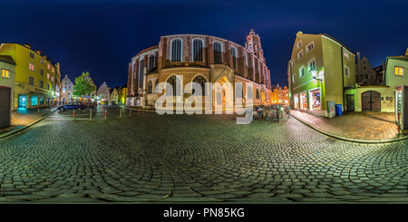 Visualizzazione panoramica a 360 gradi di Landshut - La Chiesa di San Martino di notte