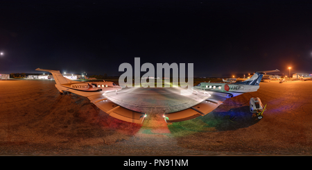 Visualizzazione panoramica a 360 gradi di LoPresti Boombeam HID luci di atterraggio sul Phenom 100 A