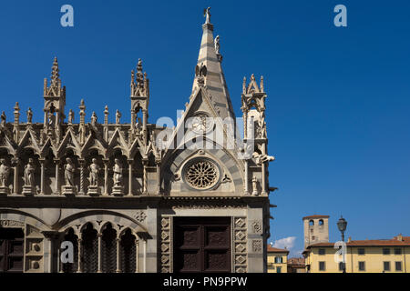 Chiesa di Santa Maria della Spina chiesa gotica sulle rive del fiume Arno nel centro di Pisa, Toscana, Italia Foto Stock