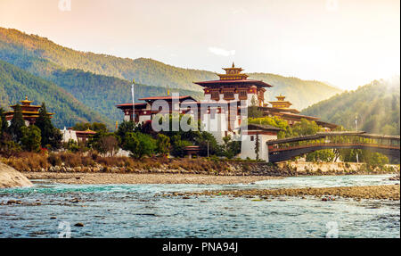 Il Punakha Dzong monastero nel Bhutan Foto Stock
