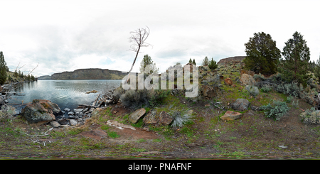 Visualizzazione panoramica a 360 gradi di Il lago di Billy Chinook, Cove stato Palisades Park