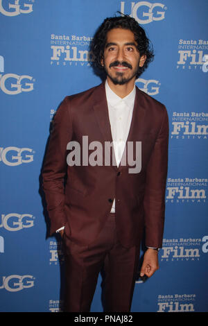 Dev Patel 2/4/2017 virtuosi premio in occasione della trentaduesima Santa Barbara International Film Festival tenutosi presso il Teatro di Arlington a Santa Barbara, CA Foto di Julian Blythe / HNW / PictureLux Foto Stock