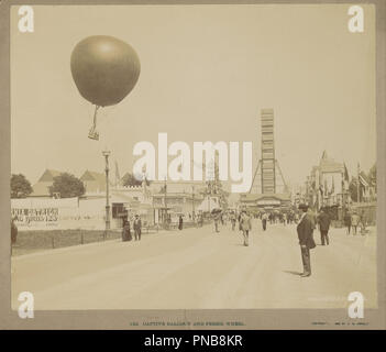 Pallone frenato e la ruota panoramica Ferris, World Columbian Exposition, Chicago. Data/Periodo: 1892 - 1893. Stampa. Gelatina di argento. Altezza: 181 mm (7.12 in); larghezza: 216 mm (8,50 in). Autore: Charles Dudley Arnold. Foto Stock