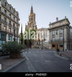 Saint Pierre chiesa in Avignon - Provence, Francia. Vista serale Foto Stock
