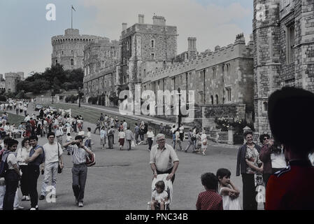 Il Castello di Windsor, Berkshire, Inghilterra, Regno Unito. Circa ottanta Foto Stock