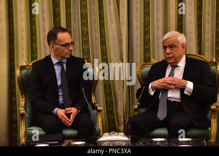 Atene, Grecia. Xx Settembre, 2018. Il ministro degli Affari esteri della Repubblica federale di Germania Heiko Maas (sinistra) e il Presidente della Repubblica ellenica Prokopis Pavlopoulos (destra), durante il loro incontro. Credito: Dimitrios Karvountzis/Pacific Press/Alamy Live News Foto Stock