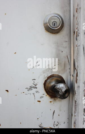 Affitti di proprietà commerciale in totale disriparazione. Foto Stock