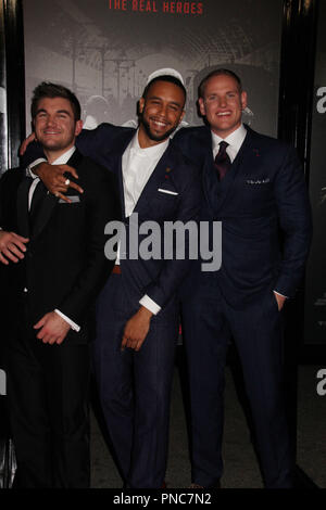 Alek Skarlatos, Anthony Sadler, Spencer Stone 02/05/2018 La prima mondiale di "15:17 a Parigi" tenutasi presso il SJR teatro a Warner Bros Studios di Burbank, CA Foto di Izumi Hasegawa / HNW / PictureLux Foto Stock