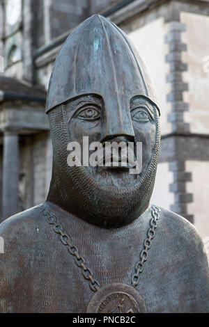 Waterford, Repubblica di Irlanda - 16 Agosto 2018 : scultura della Viking Strongbow, nella storica città di Waterford, Repubblica di Irlanda. Foto Stock