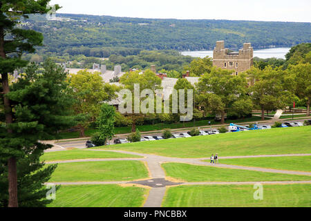 La vista della Cornell University campus con Cayuga Lake in background. Ithaca. New York.USA Foto Stock