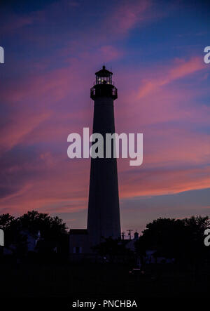 Faro di Cape May, contea di Cape May, New Jersey, USA, East Coast Beach, mare vintage, cielo alba scenico pt colorato tramonto Foto Stock