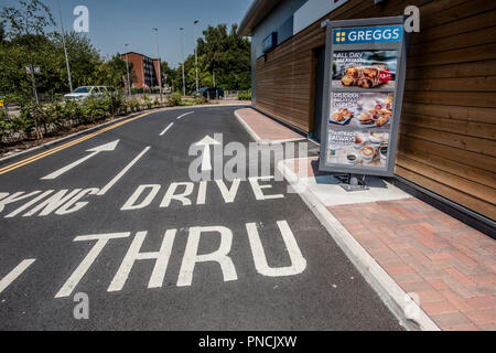 Greggs Drive Through. Manchester. Regno Unito. Foto Stock