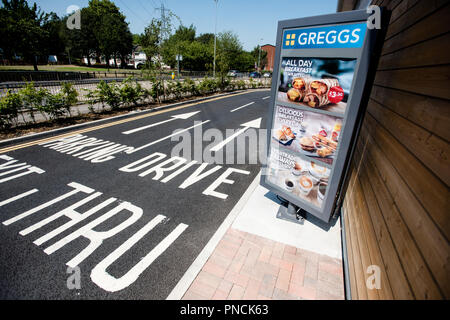 Greggs Drive Through. Manchester. Regno Unito. Foto Stock