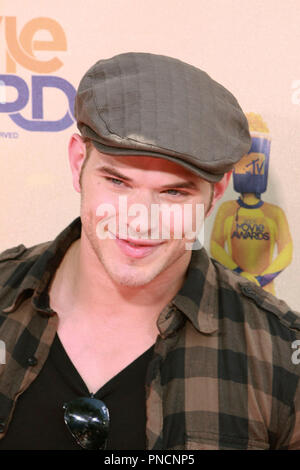 Kellan Lutz sul tappeto rosso per il 2009 MTV Movie Awards tenutosi al Amphitheatre di Gibson in città universale, CA domenica< 31 maggio 2009. Foto di Edwin Blanco/ PRPP /PictureLux Riferimento File # Kellan Lutz 20090531 04PRPP per solo uso editoriale - Tutti i diritti riservati Foto Stock