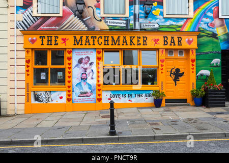 Lisdoonvarna, Repubblica di Irlanda - 19 agosto 2018: Il Matchmaker Bar nella città termale di Lisdoonvarna in Irlanda. La città ospita un matchmak annuale Foto Stock