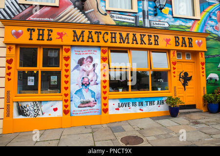 Lisdoonvarna, Repubblica di Irlanda - 19 agosto 2018: Il Matchmaker Bar nella città termale di Lisdoonvarna in Irlanda. La città ospita un matchmak annuale Foto Stock