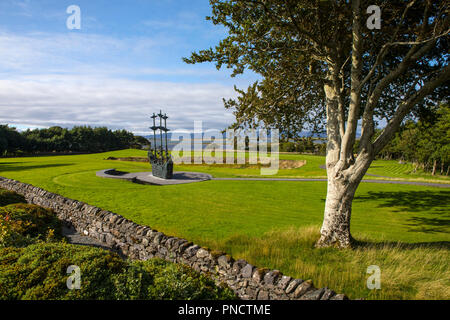 Contea di Mayo, Irlanda - 20 agosto 2018: una vista della carestia nazionale monumento vicino a Westport nella Repubblica di Irlanda. Foto Stock