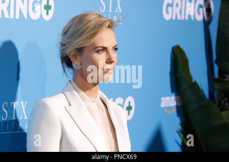 Charlize Theron alla Premiere mondiale di Amazon Studios e STX film' 'Gringo" tenutasi presso il Regal la Live Stadium 14 a Los Angeles, CA, 6 marzo 2018. Foto di Giuseppe Martinez / PictureLux Foto Stock