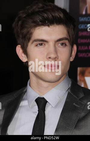 Carter Jenkins presso il Los Angeles Premiere mondiale di San Valentino tenutasi presso il Grauman's Chinese Theatre di Hollywood, CA su Lunedi, 8 febbraio 2010. Foto di Pedro Ulayan Gonzaga Pacific Rim Photo Press Riferimento File # CarterJenkins02 20810PRPP per solo uso editoriale - Tutti i diritti riservati Foto Stock