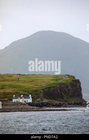 La vista dal borgo di Waterville, situato sulla penisola di Iveragh, nella contea di Kerry, Repubblica di Irlanda. Foto Stock