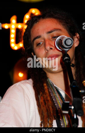 Jason Castro effettua in estate una serie di concerti presso il Grove tenutosi presso il The Grove in Los Angeles, CA su Mercoledì, 19 agosto 2009. Foto di PRPP / PictureLux Riferimento File # Jason Castro07 81909PRPP per solo uso editoriale - Tutti i diritti riservati Foto Stock