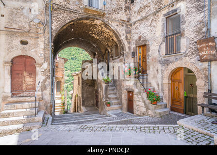 Vista panoramica di Scanno, provincia di L'Aquila, Abruzzo, Italia centrale. Foto Stock