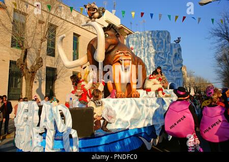 Il carnevale di flottazione, Ice Age allegoria, Isla Cristina Huelva provincia, regione dell'Andalusia, Spagna, Europa. Foto Stock