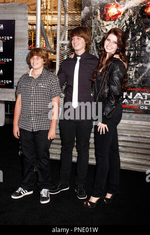 Presso il Los Angeles prima di Terminator Salvation tenutosi presso il Grauman's Chinese Theatre a Hollywood, CA. L'evento ha avuto luogo giovedì, 14 maggio 2009. Foto di Pedro Ulayan Pacific Rim Photo Press. Riferimento al file # Schwarzenegger Kids 05142009 01 (1)PLX per solo uso editoriale - Tutti i diritti riservati Foto Stock