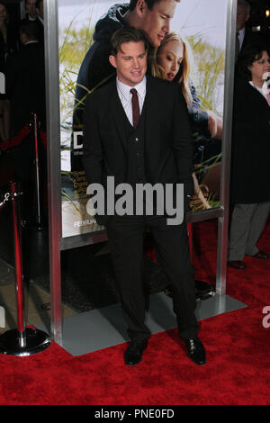 Channing Tatum a gemme dello schermo prima mondiale di "Caro John'. Gli arrivi presso il Graumans Chinese Theatre a Hollywood, CA. Febbraio 1, 2010. Foto: Richard Chavez / PictureLux Riferimento File # TatumC2 020110PLX per solo uso editoriale - Tutti i diritti riservati Foto Stock