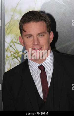 Channing Tatum a gemme dello schermo prima mondiale di "Caro John'. Gli arrivi presso il Graumans Chinese Theatre a Hollywood, CA. Febbraio 1, 2010. Foto: Richard Chavez / PictureLux Riferimento File # TatumC9 020110PLX per solo uso editoriale - Tutti i diritti riservati Foto Stock