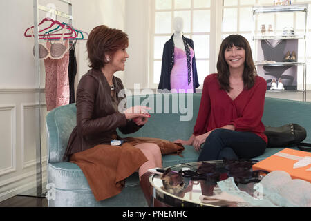 Data di rilascio: maggio 18, 2018 Titolo: Nostalgia STUDIO: Paramount Pictures Regista: Bill Holderman Trama: Quattro lifelong amici hanno la loro vita per sempre cambiata dopo la lettura 50 tonalità di grigio nella loro rubrica mensile club. STARRING: Jane Fonda, Mary Steenburgen. (Credito Immagine: © Paramount Pictures/Entertainment Immagini) Foto Stock