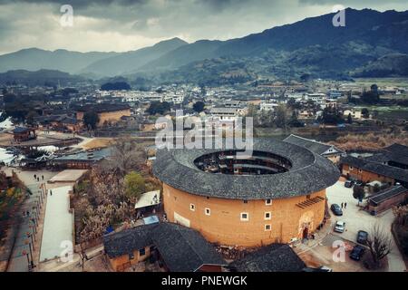 Vista aerea del Tulou, le abitazioni uniche di Hakka nel Fujian, Cina. Foto Stock