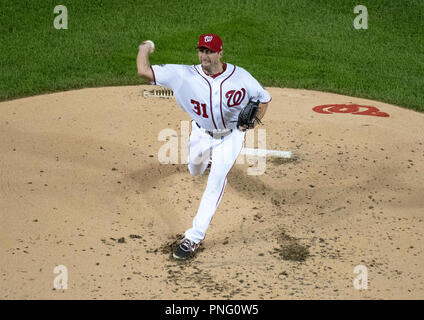 Washington, Stati Uniti d'America. Xx Settembre, 2018. Cittadini di Washington a partire lanciatore Max Scherzer (31) lavora nella terza inning contro i New York Mets a cittadini Parco di Washington, DC il giovedì, 20 settembre 2018. Credito: Ron Sachs/CNP (restrizione: NO New York o New Jersey o giornali quotidiani nel raggio di 75 miglia da New York City) | utilizzo del credito in tutto il mondo: dpa/Alamy Live News Foto Stock