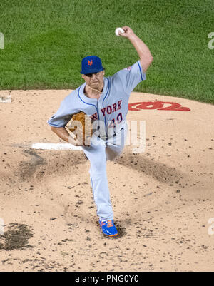 Washington, Stati Uniti d'America. Xx Settembre, 2018. New York Mets a partire lanciatore Jason Vargas (40) funziona nel secondo inning contro i cittadini di Washington a cittadini Parco di Washington, DC il giovedì, 20 settembre 2018. Credito: Ron Sachs/CNP (restrizione: NO New York o New Jersey o giornali quotidiani nel raggio di 75 miglia da New York City) | utilizzo del credito in tutto il mondo: dpa/Alamy Live News Foto Stock