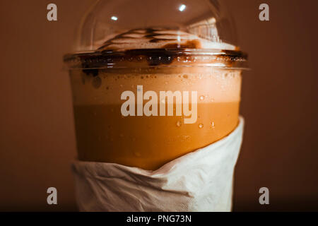 Caffè freddo dal lato, vetro Foto Stock