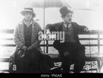 Pellicola originale titolo: dal mare. Titolo inglese: dal mare. Anno: 1915. Direttore: Charlie Chaplin. Stelle: Charlie Chaplin. Credit: LA ESSANAY FILM Manufacturing Company / Album Foto Stock